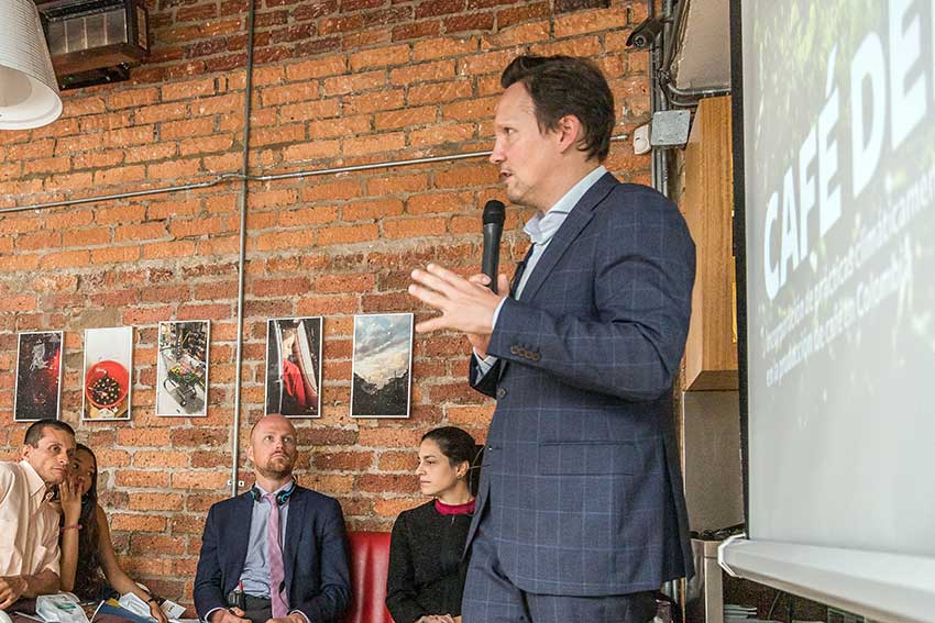 caf&eacute; del futuro brounen