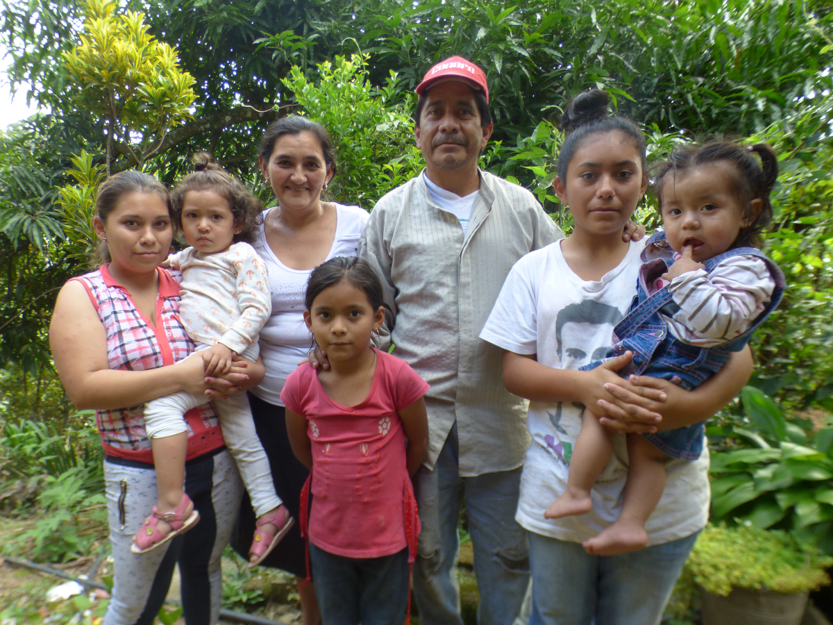 rene-hernandez-caficultor-familia-mexico Solidaridad