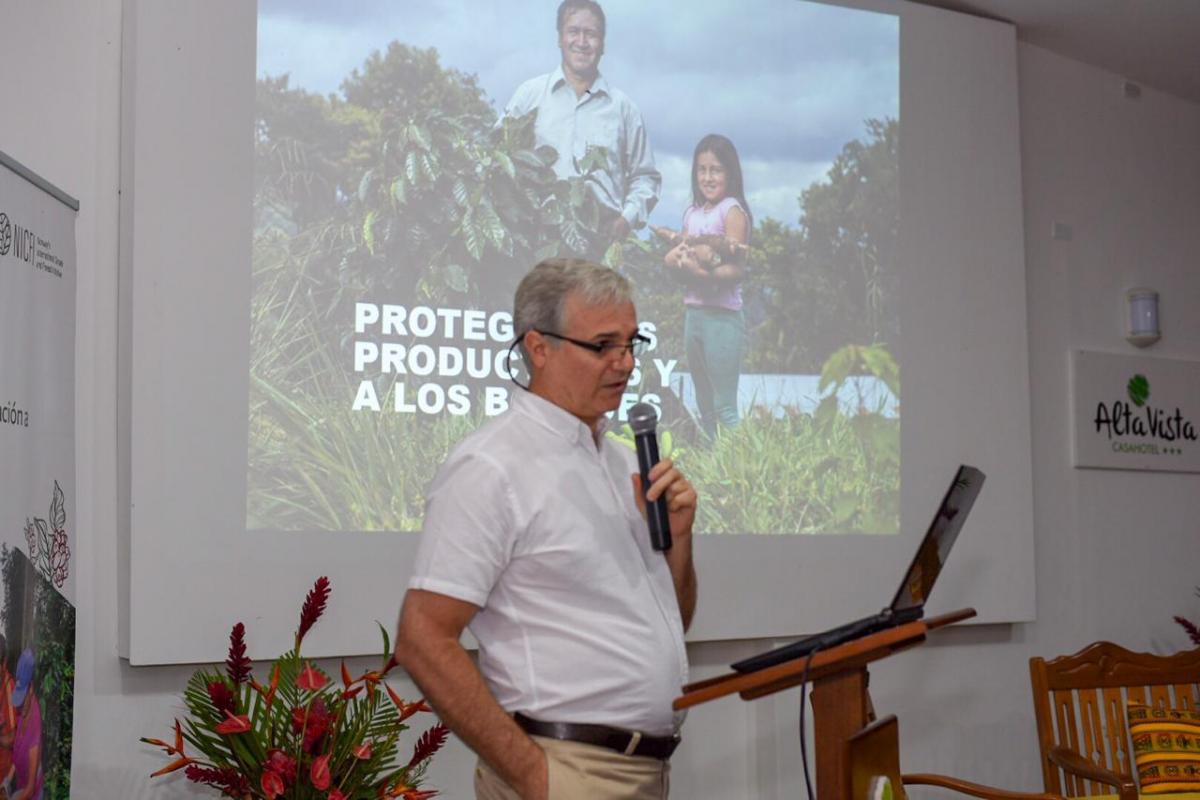 ezio varese caf&eacute; del futuro