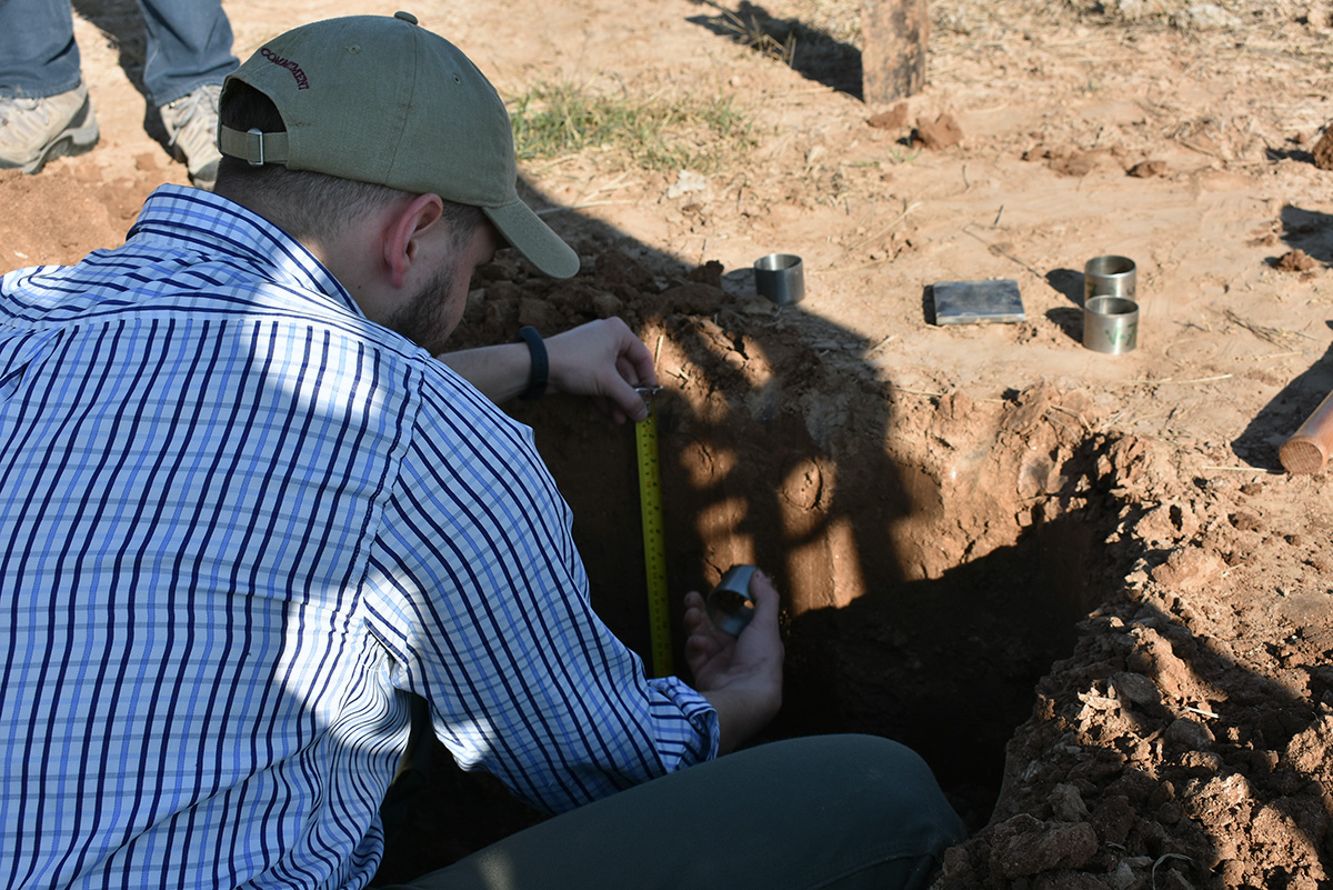 toma muestras de suelo