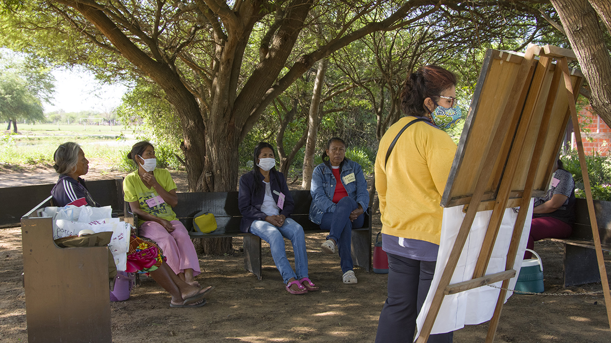 Taller de g&eacute;nero en comunidad ind&iacute;gena enxet Sur. Solidaridad