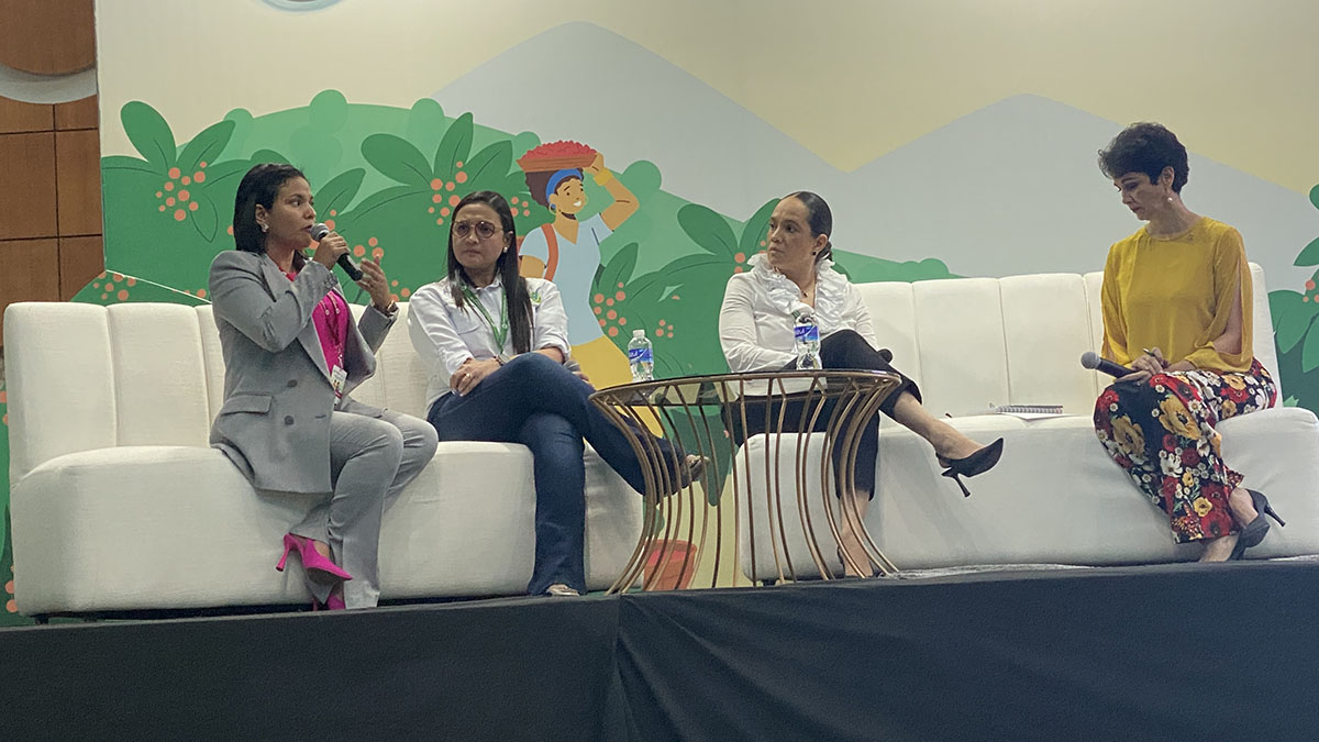 Solidaridad-Melissa-López-Honduras.Cumbre-para-la-sostenibilidad-IV-género-mujeres-café-panel--cauca-liderazgo-política