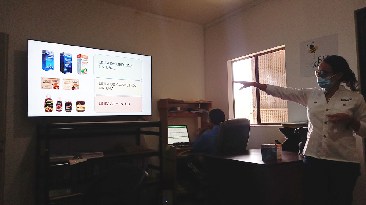 Solidaridad-Miel-Auora-Zeas-Nicaragua-Financiamiento-PLUSPLUS